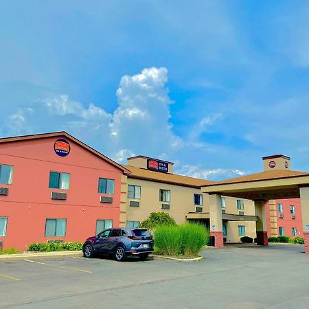 FairBridge Inn&Suites Batavia-Darien Amusement Park Extérieur photo