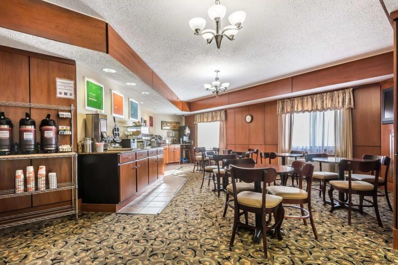 FairBridge Inn&Suites Batavia-Darien Amusement Park Extérieur photo