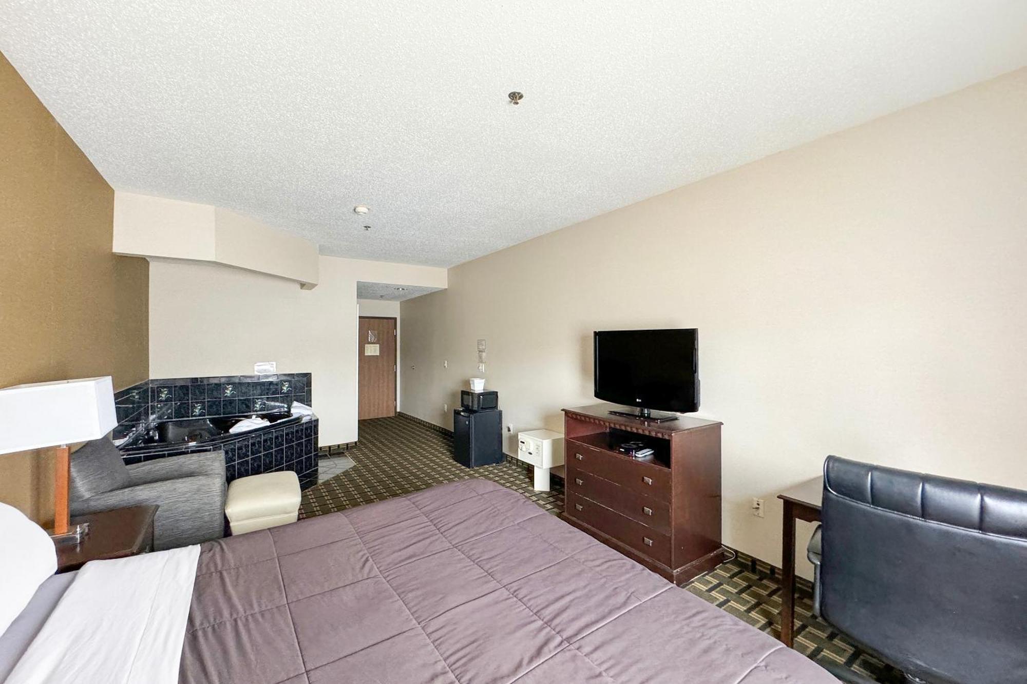 FairBridge Inn&Suites Batavia-Darien Amusement Park Extérieur photo