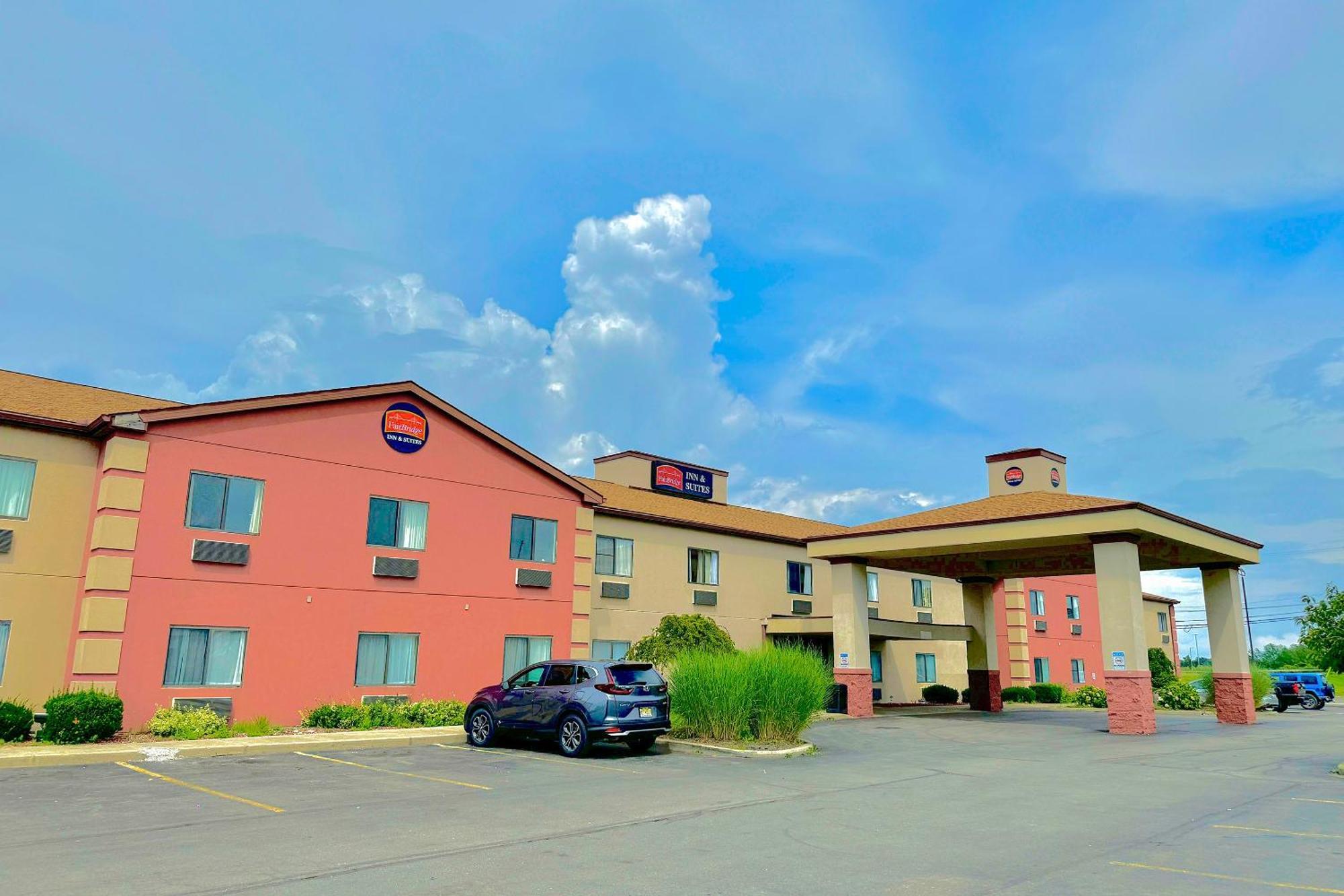 FairBridge Inn&Suites Batavia-Darien Amusement Park Extérieur photo