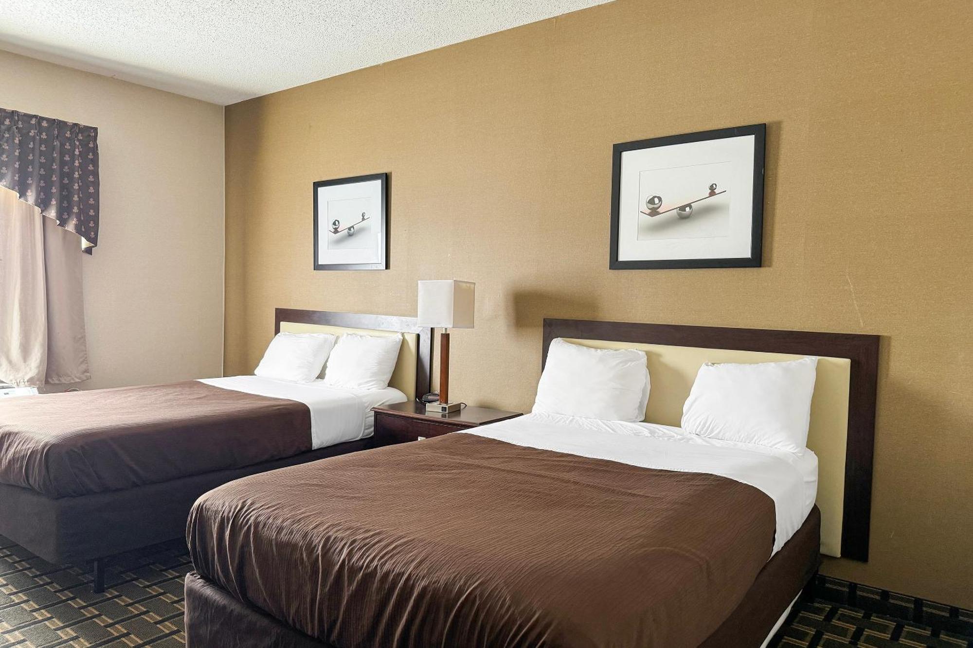 FairBridge Inn&Suites Batavia-Darien Amusement Park Extérieur photo